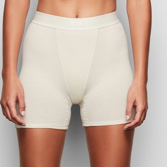 Skims Raspberry and Bone Cotton Rib Boxers - Picture 8 of 9